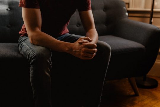 6 Signs It's Time to See a Therapist